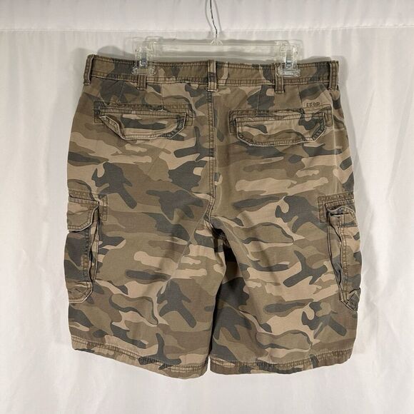 Izod Camo Cargo Shorts Men's 36 Green Button Zip Hook Loop Pockets 100% Cotton - Picture 6 of 8